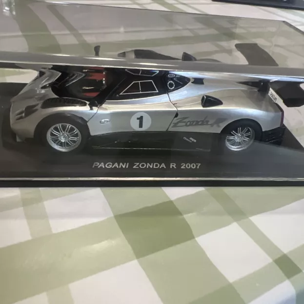 Spark Pagani Zonda R-2007 1:43 S0697